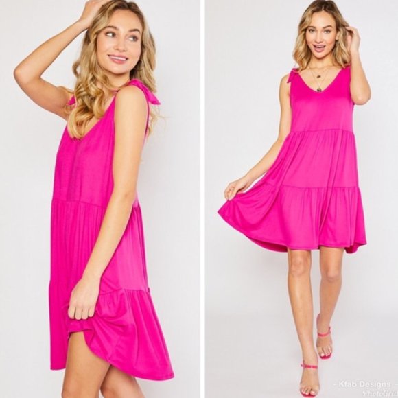 Dresses & Skirts - 💥HOST PICK💥 Hot Pink V-Neck Tiered Dress